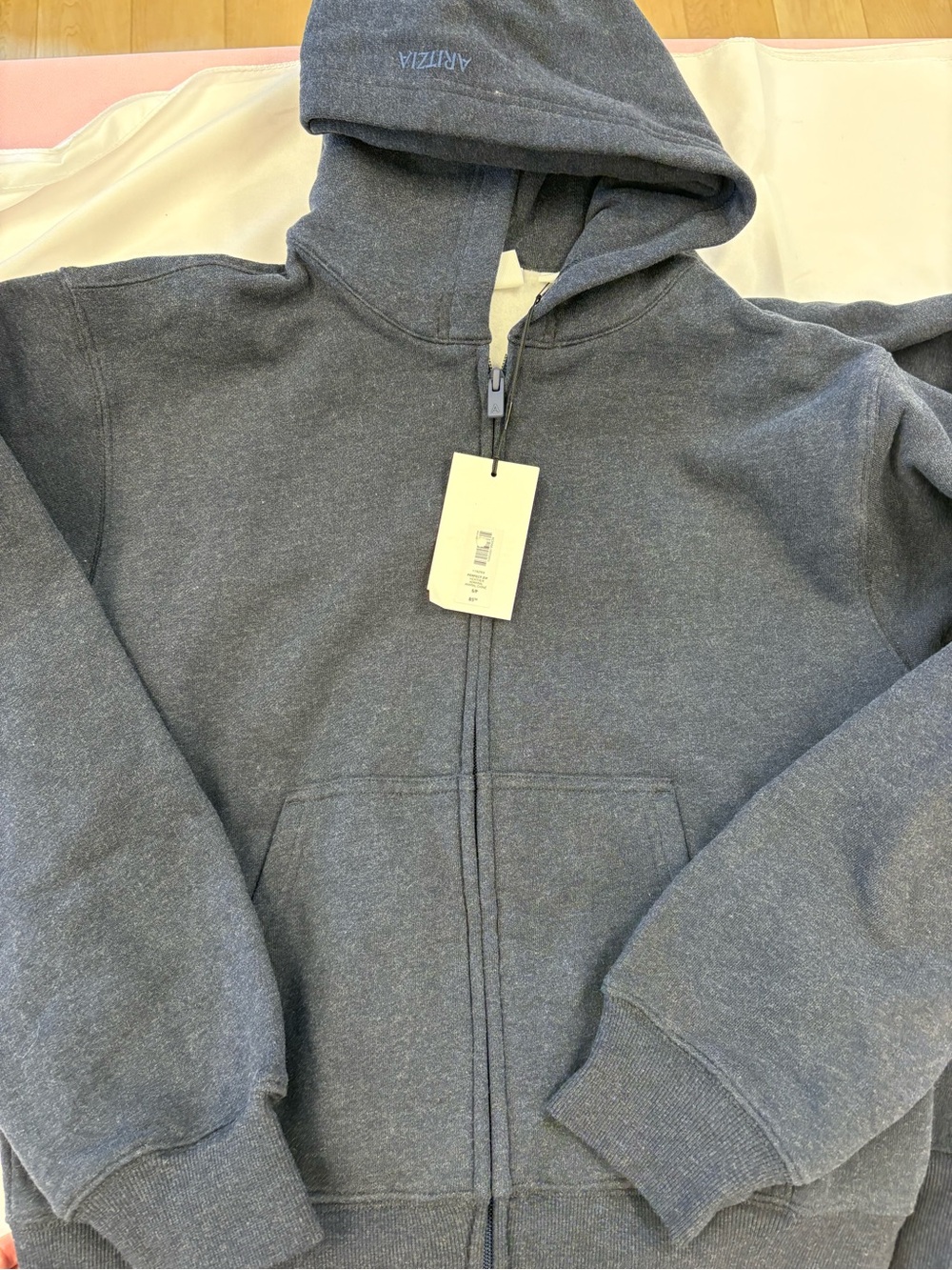 NWT aritzia sweatfleece